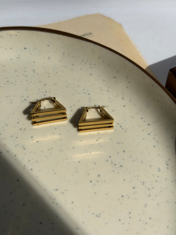 Pearl Whisper Earring