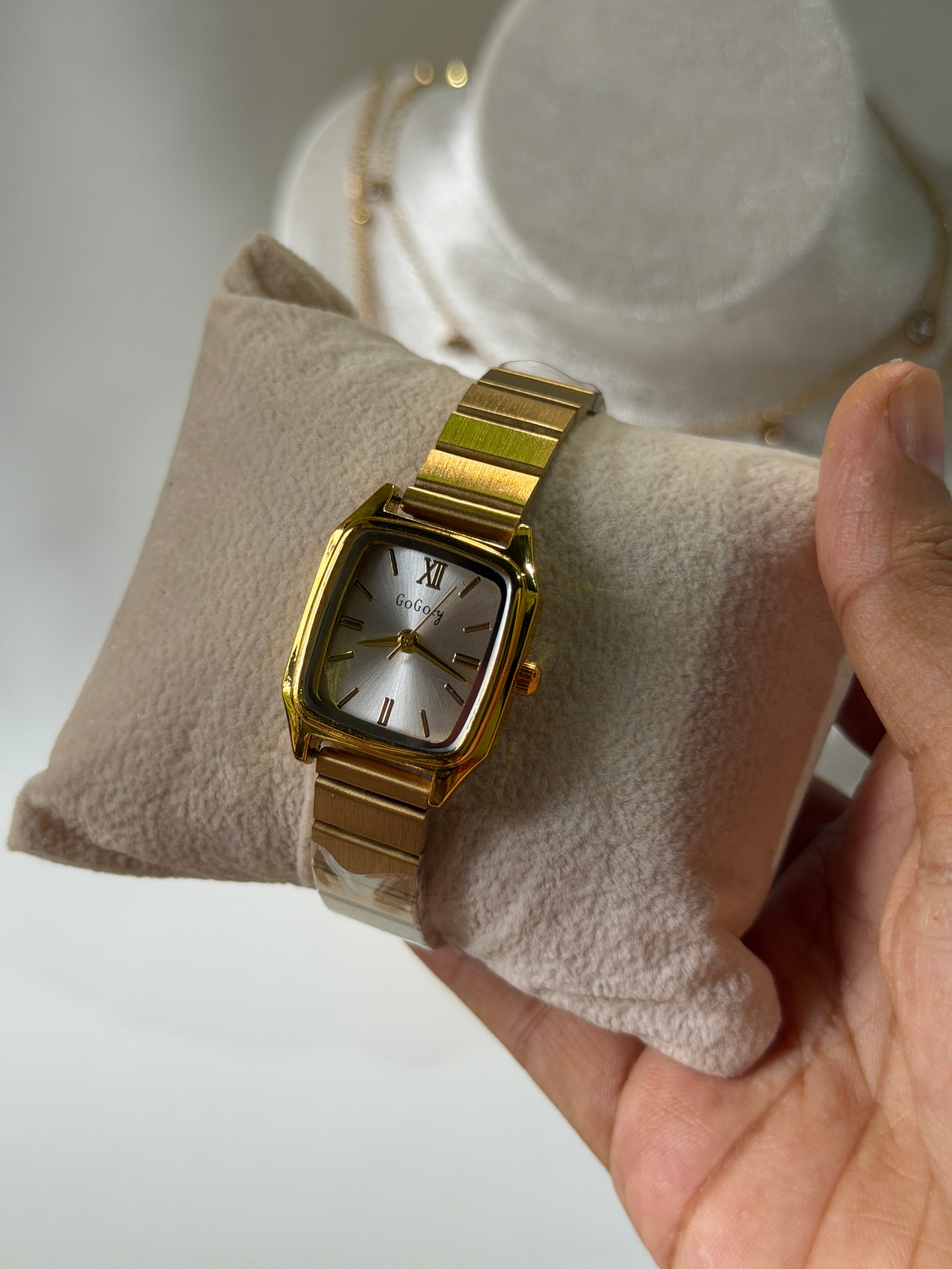 Averon Vintage Watch