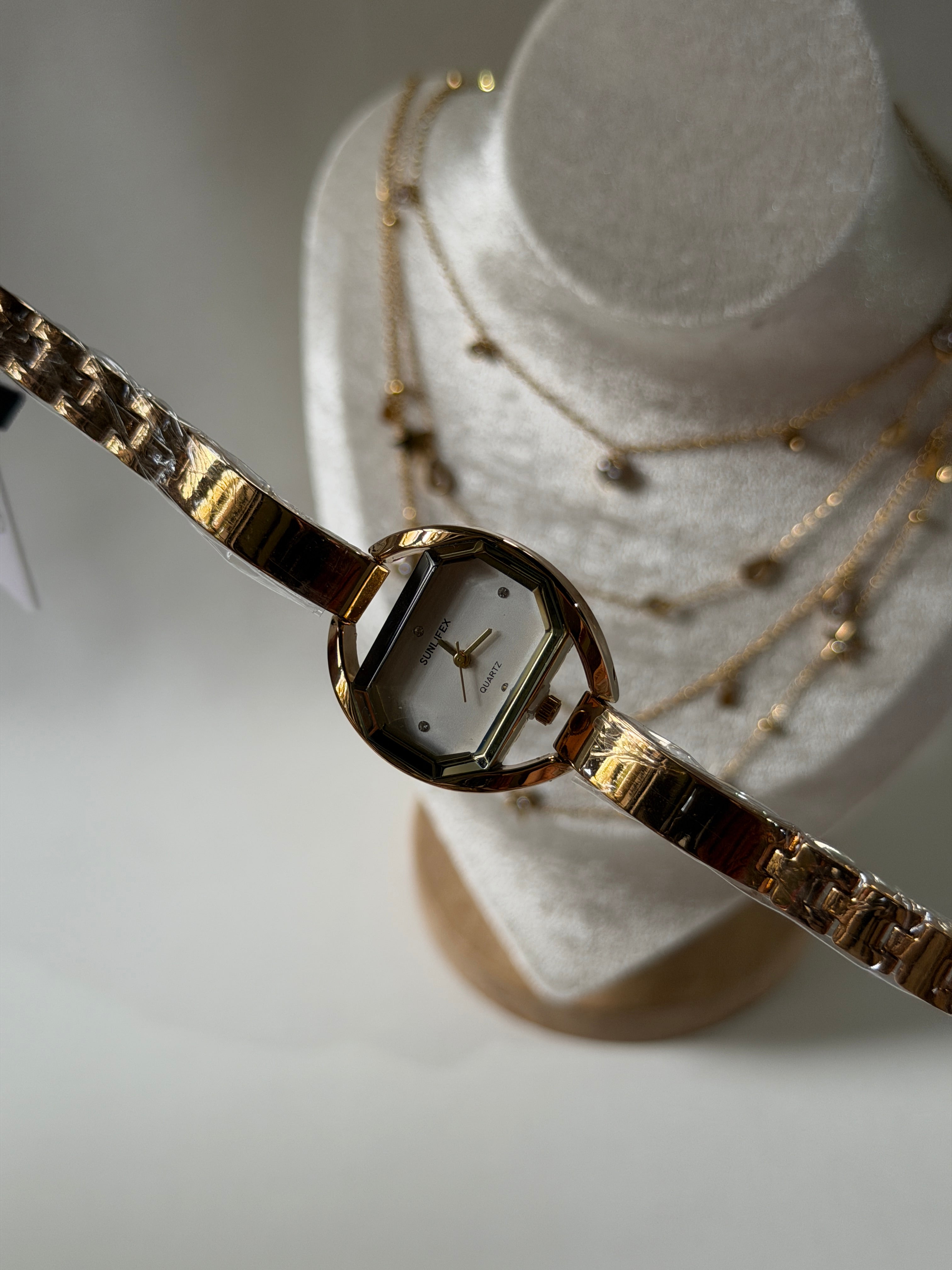 Rellan Luxe vintage watch