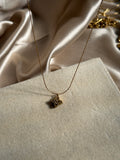 Invisible clover stone necklace
