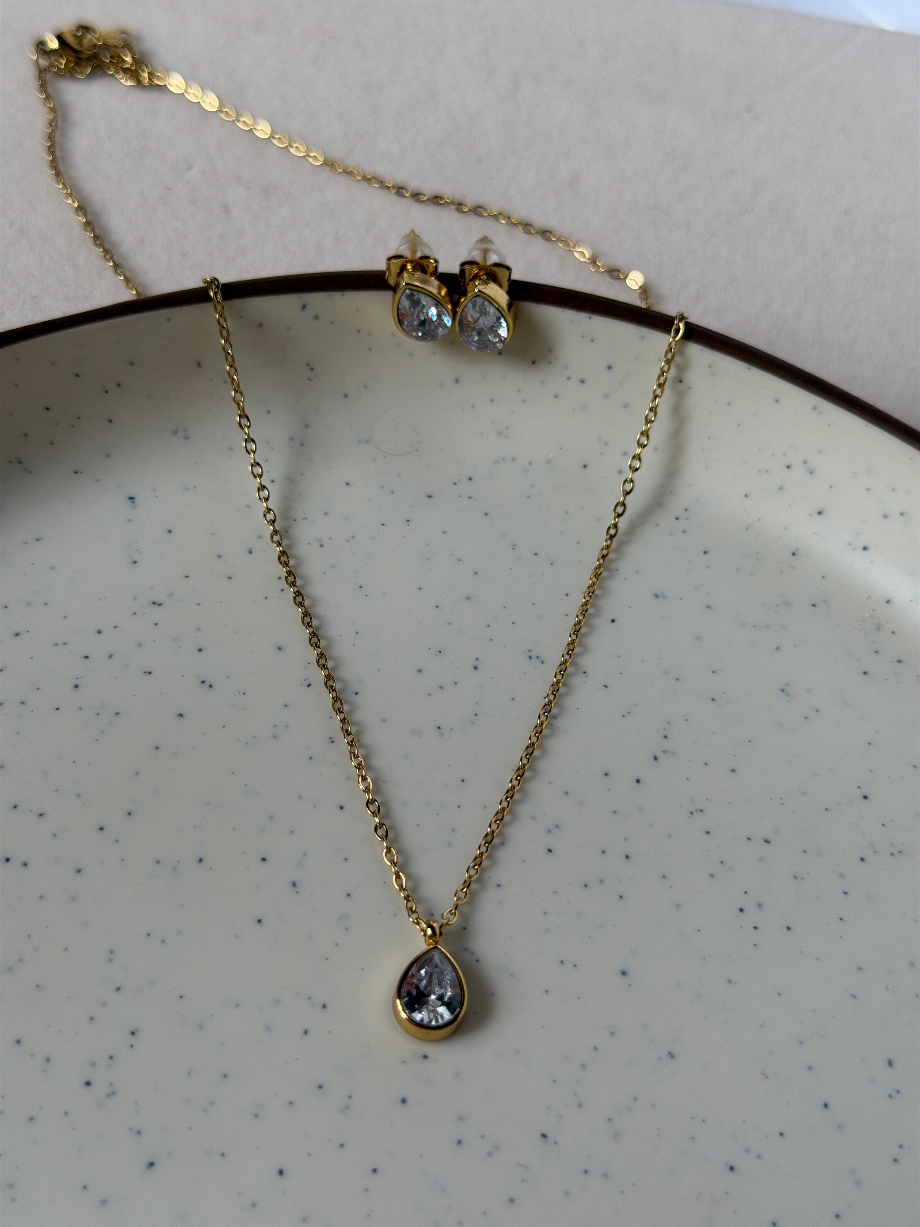 Drop necklace earring set