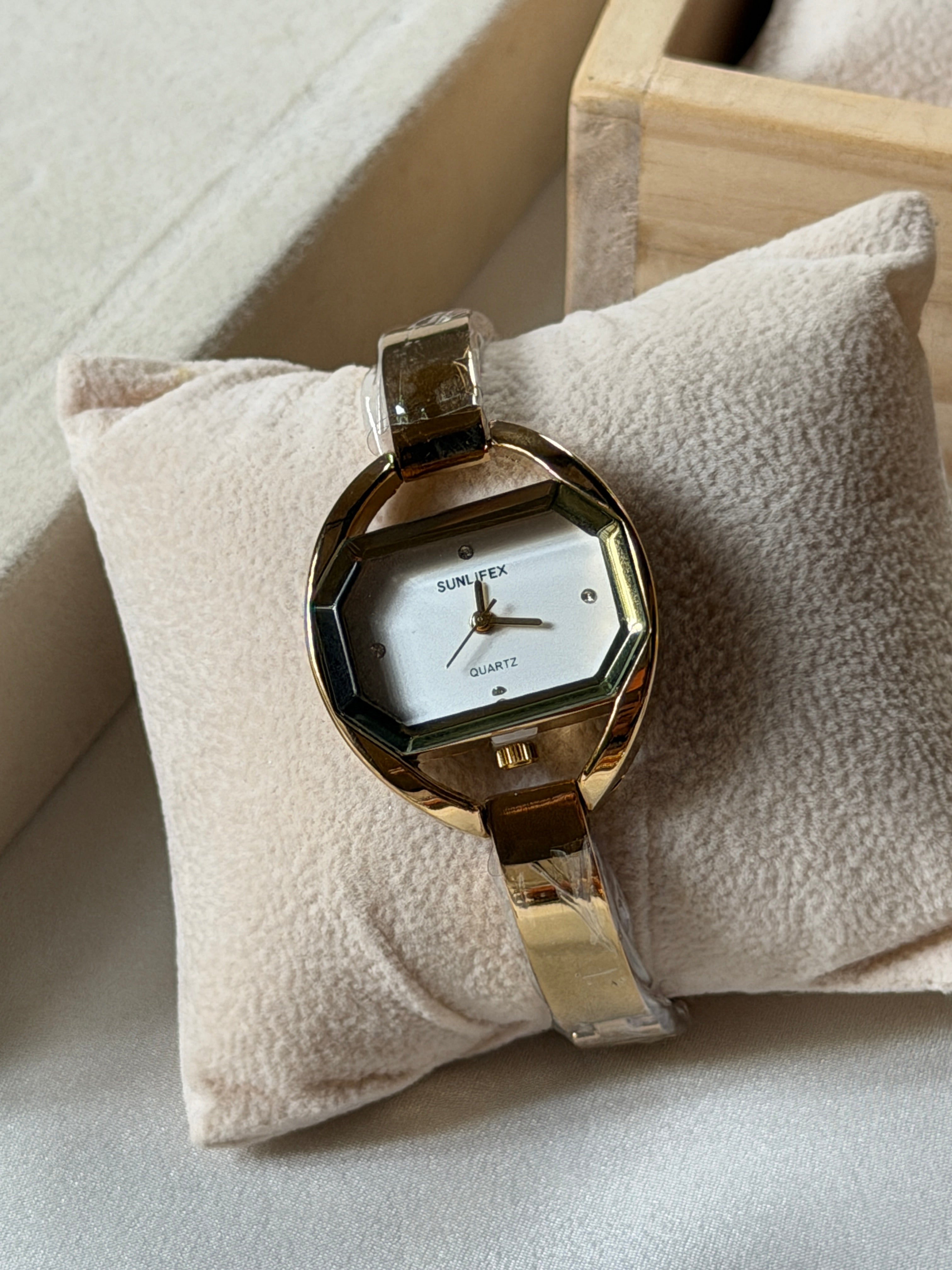 Rellan Luxe vintage watch