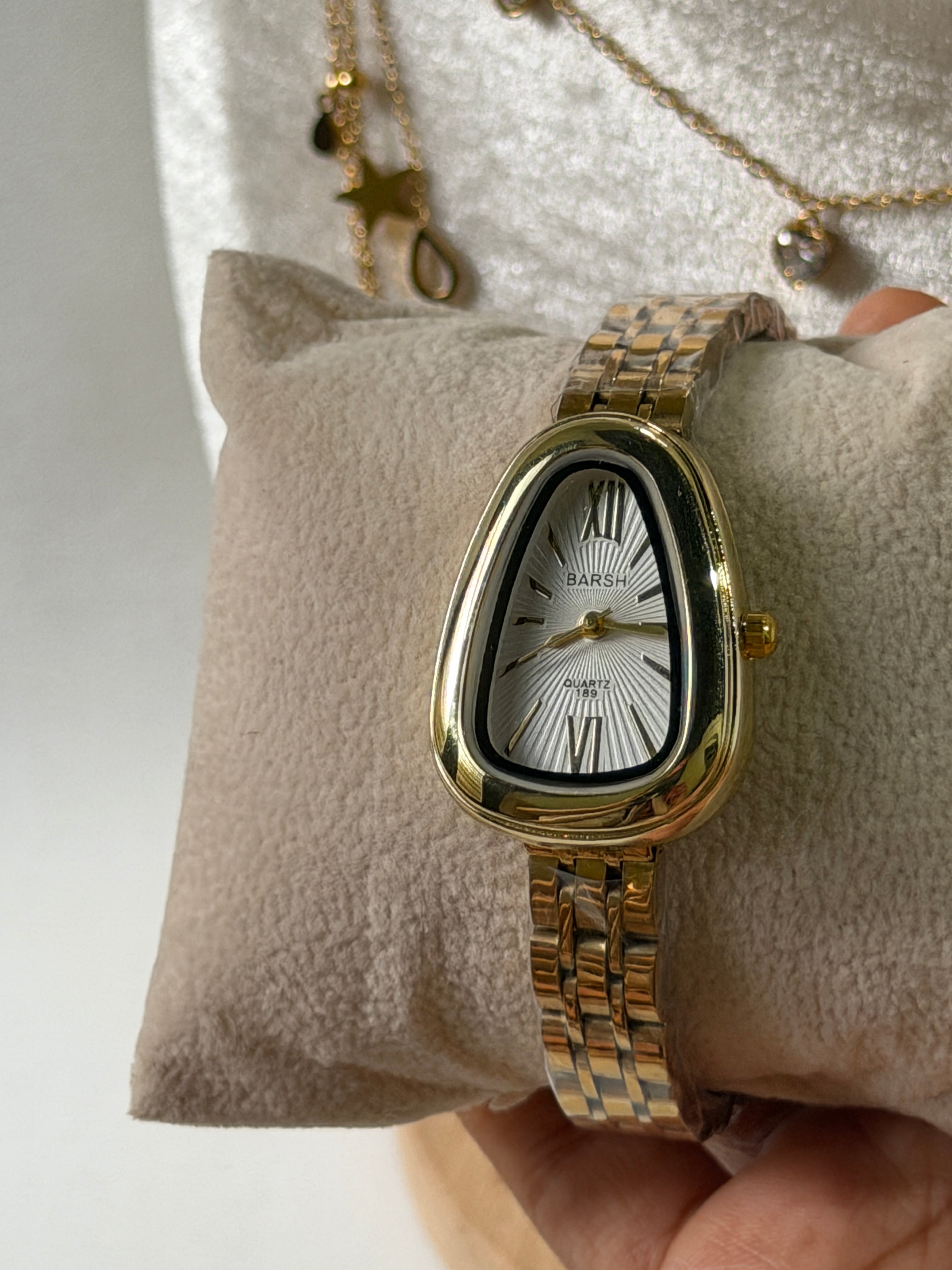 Elion white vintage watch