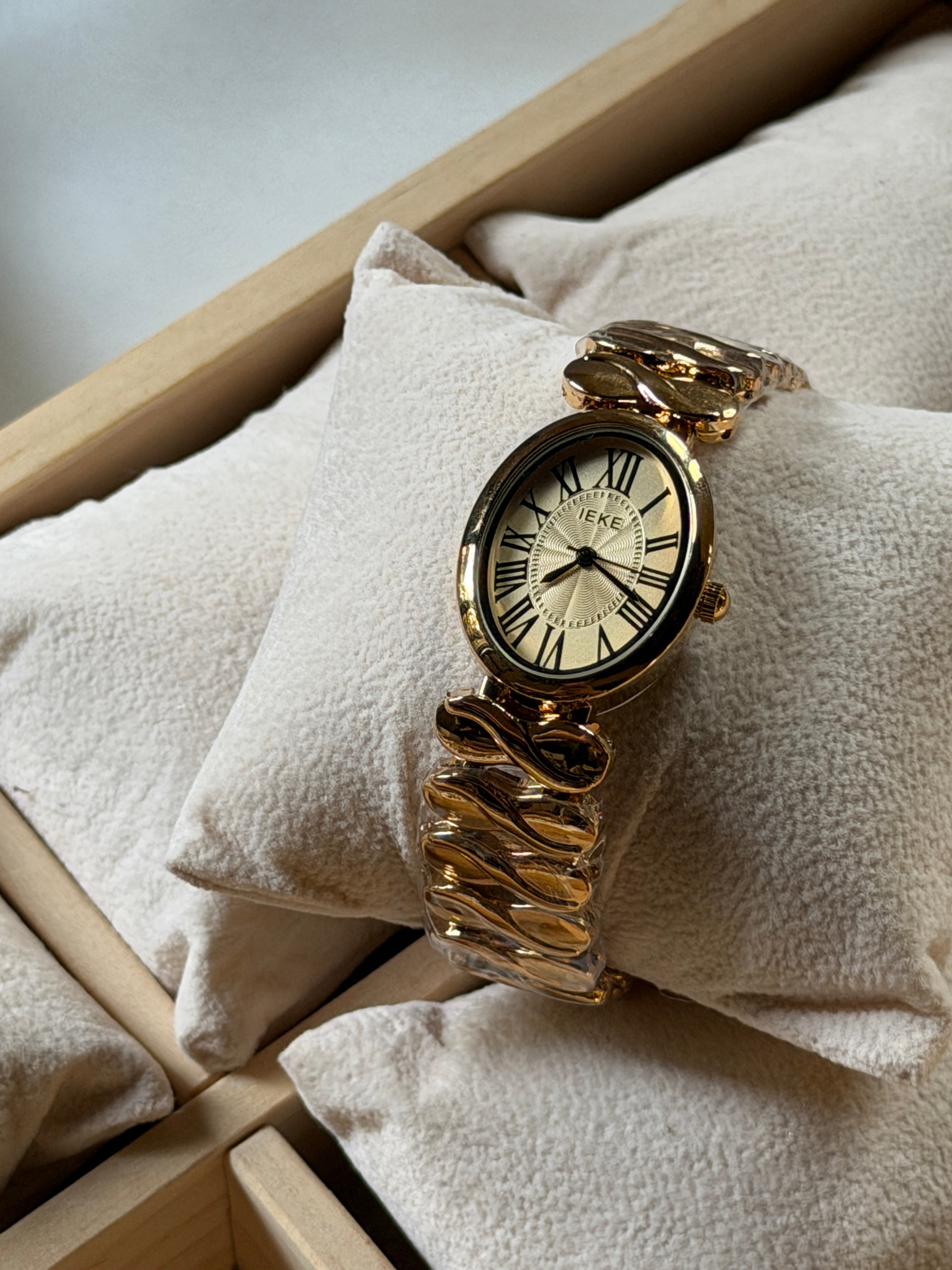 Cassel luxe watch