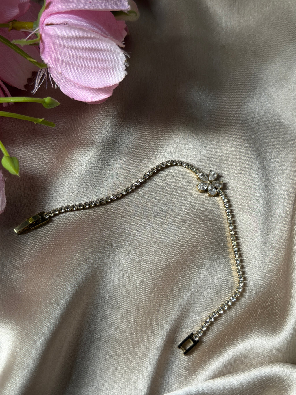 Tennis flower bracelet