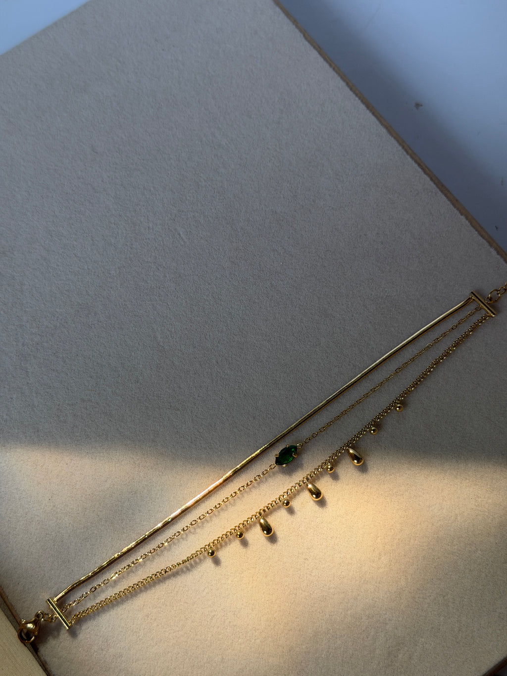 Multilayered bracelet