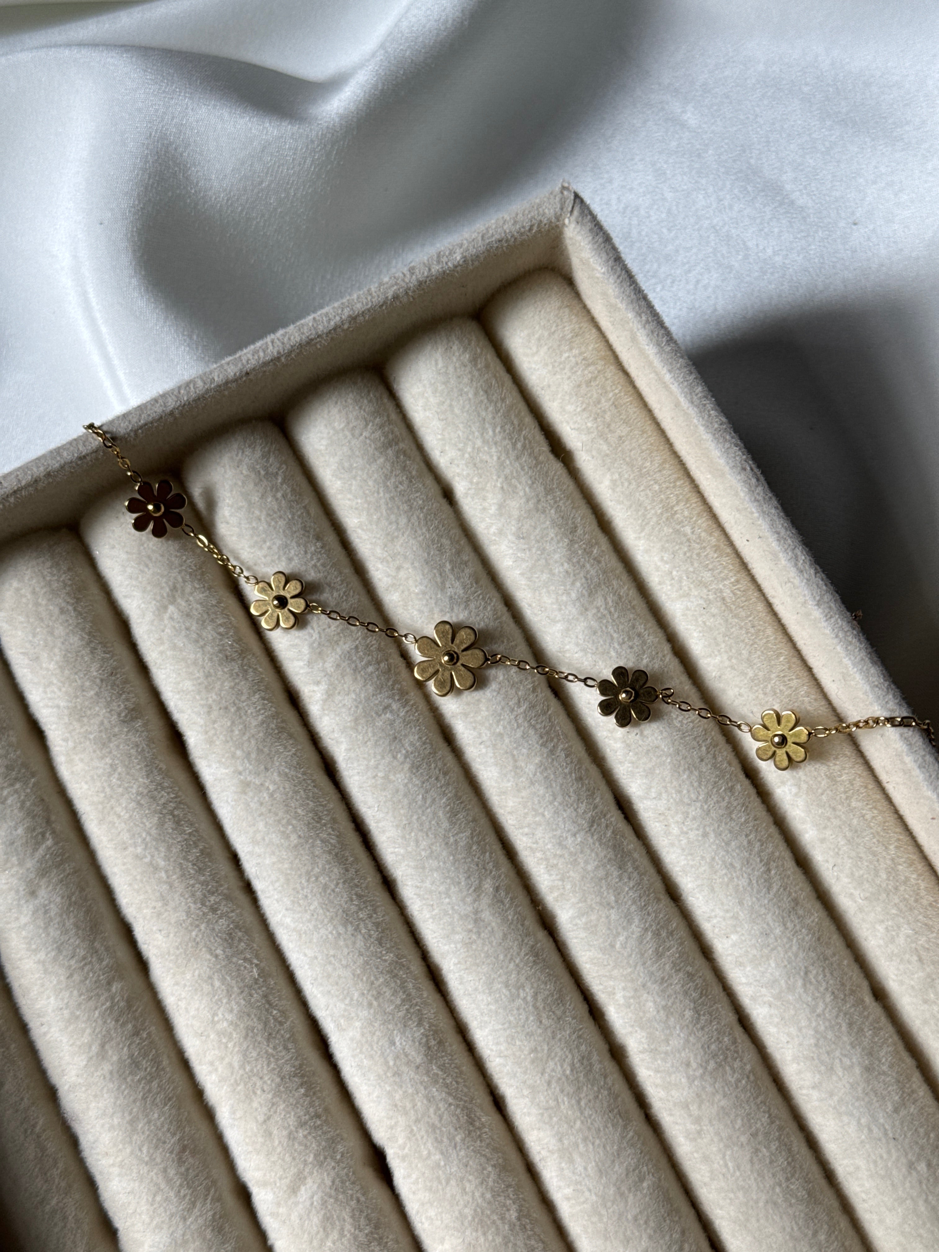 Floral charm bracelet