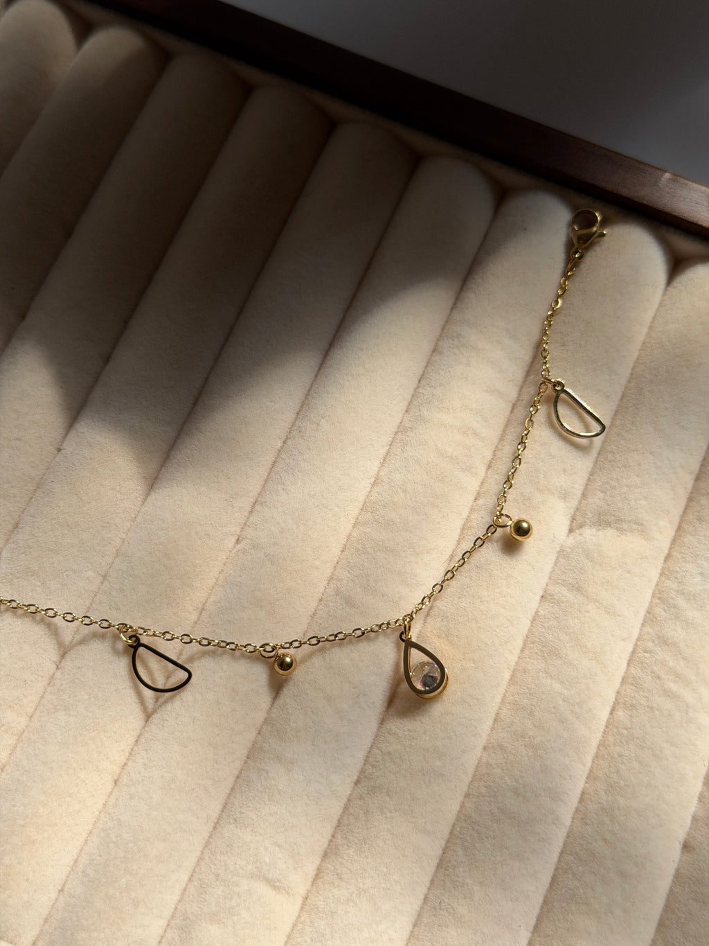 Hazel Trace Bracelet