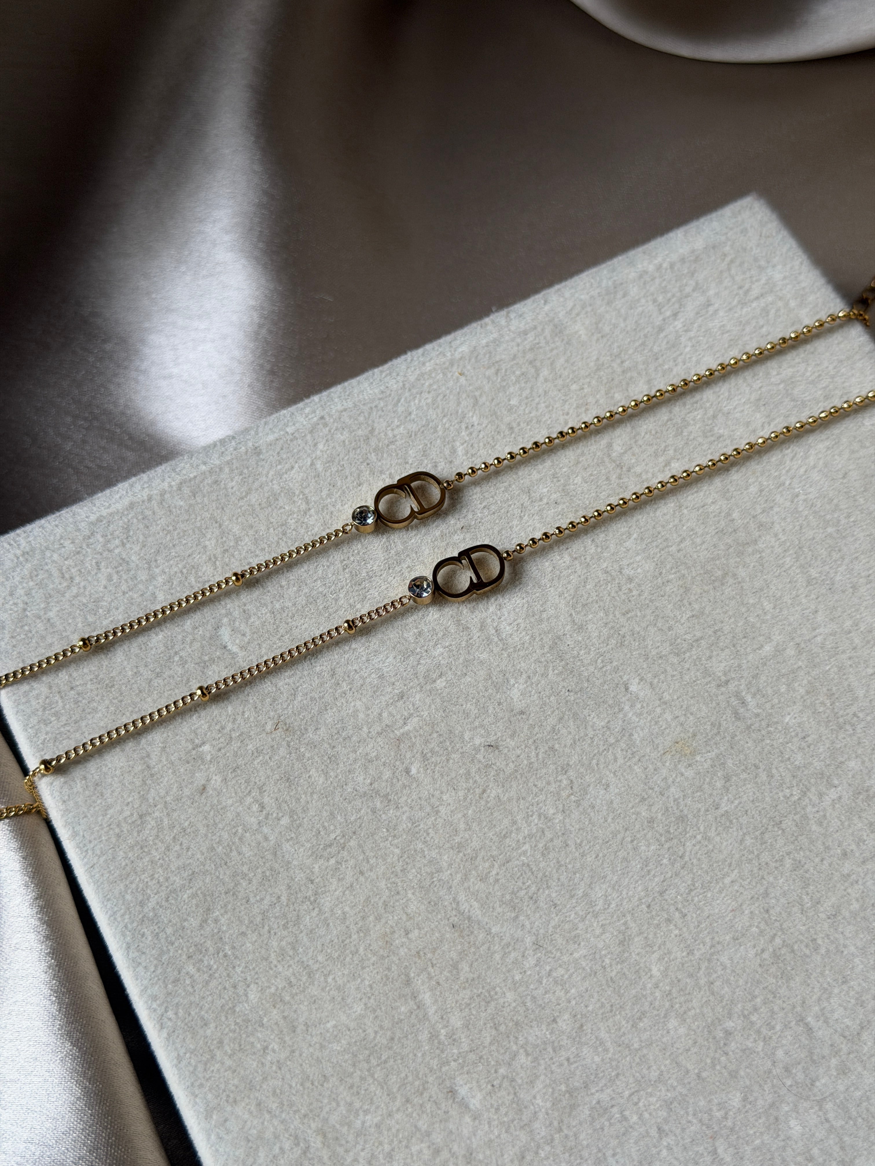 Minimal anklet