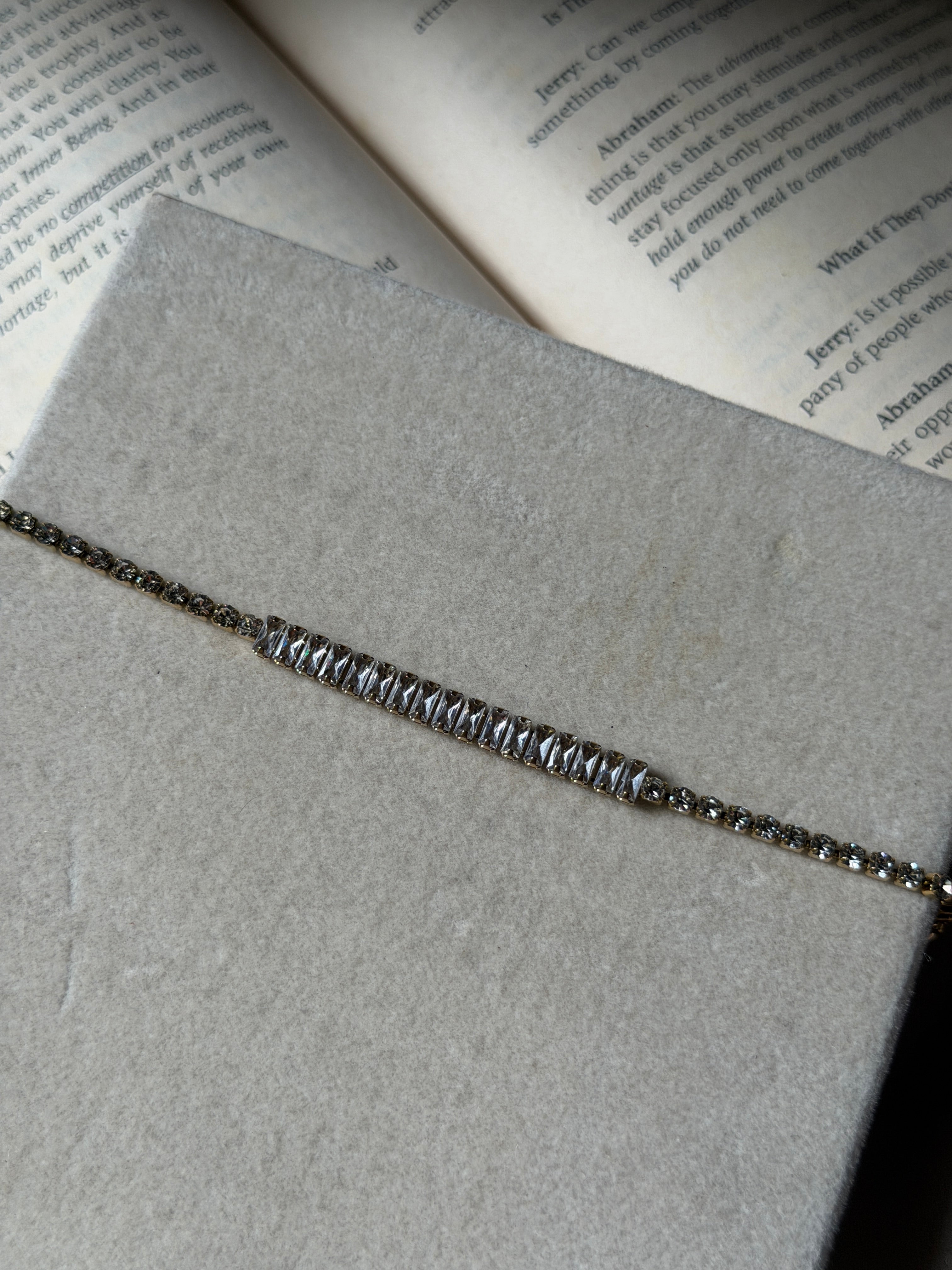 Tennis bracelet