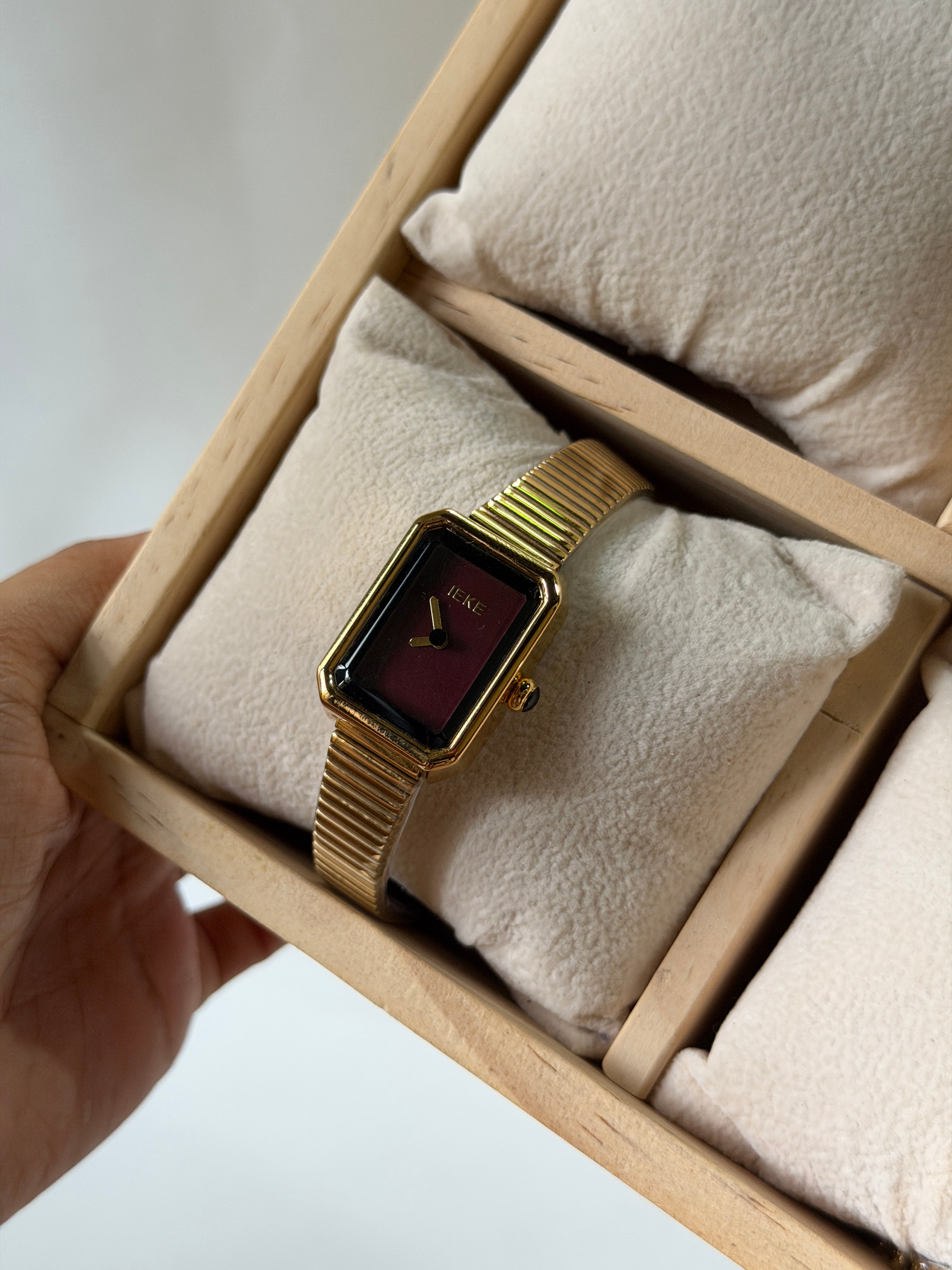 Burgan Luxe vintage watch