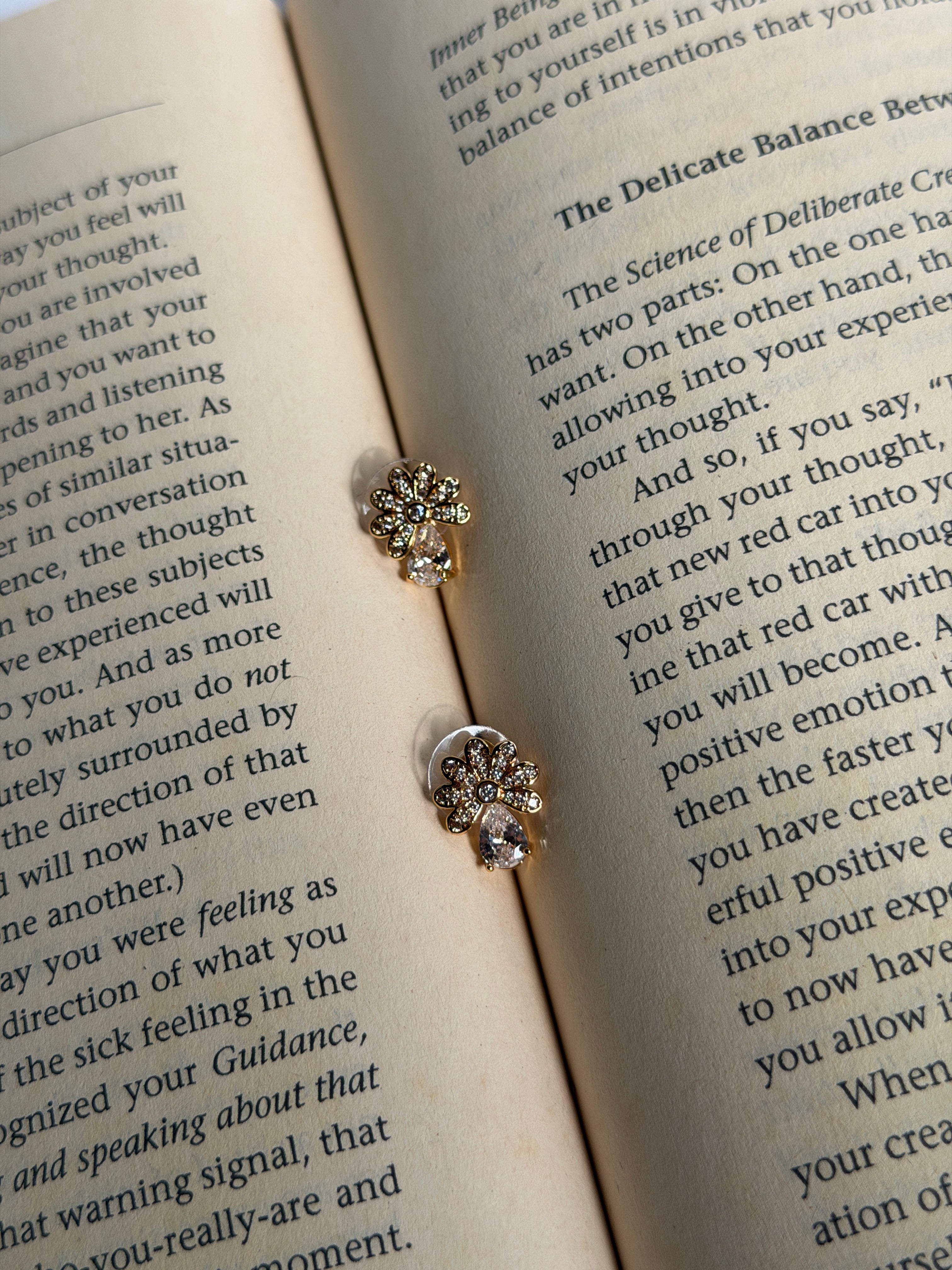 Clover Dot Earring