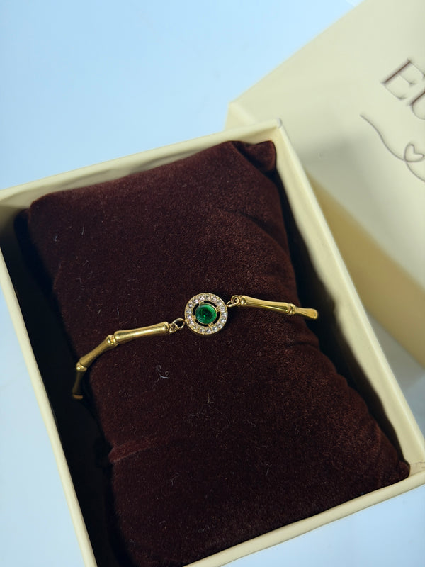 Ethereal green round bracelet