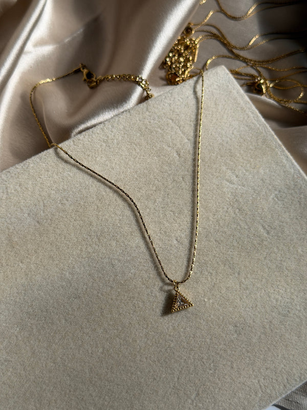 Invisible haze necklace