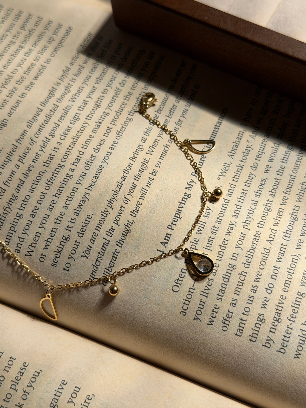 Hazel Trace Bracelet