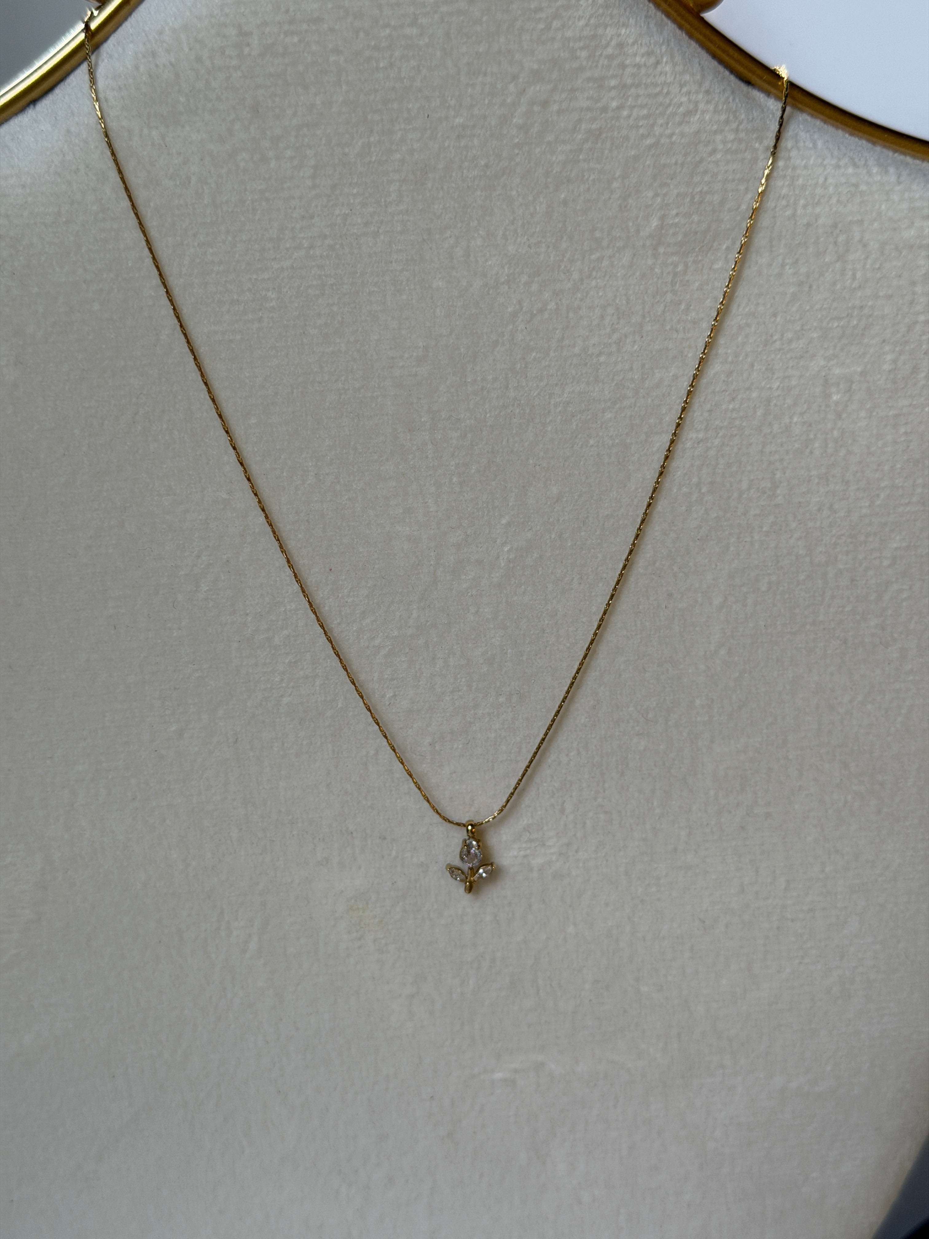 Mini tulip necklace
