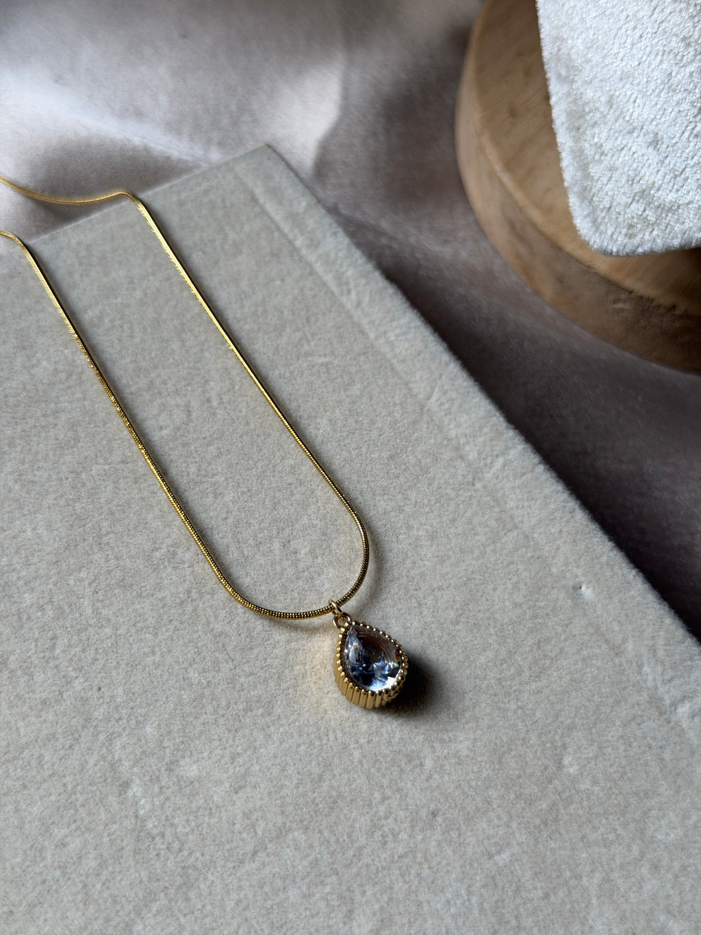 White stone drop chain