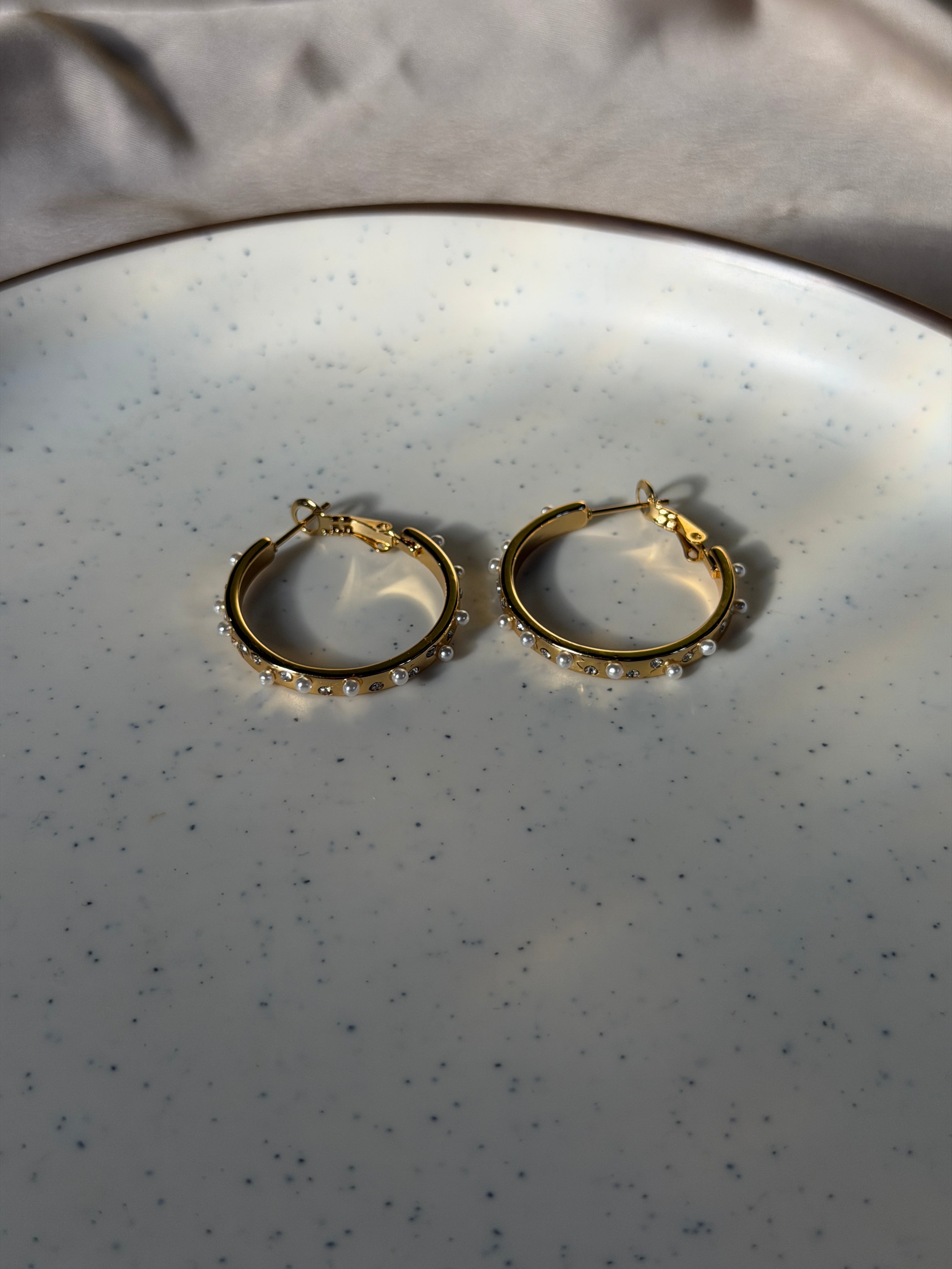 Riviera Pearl Earring