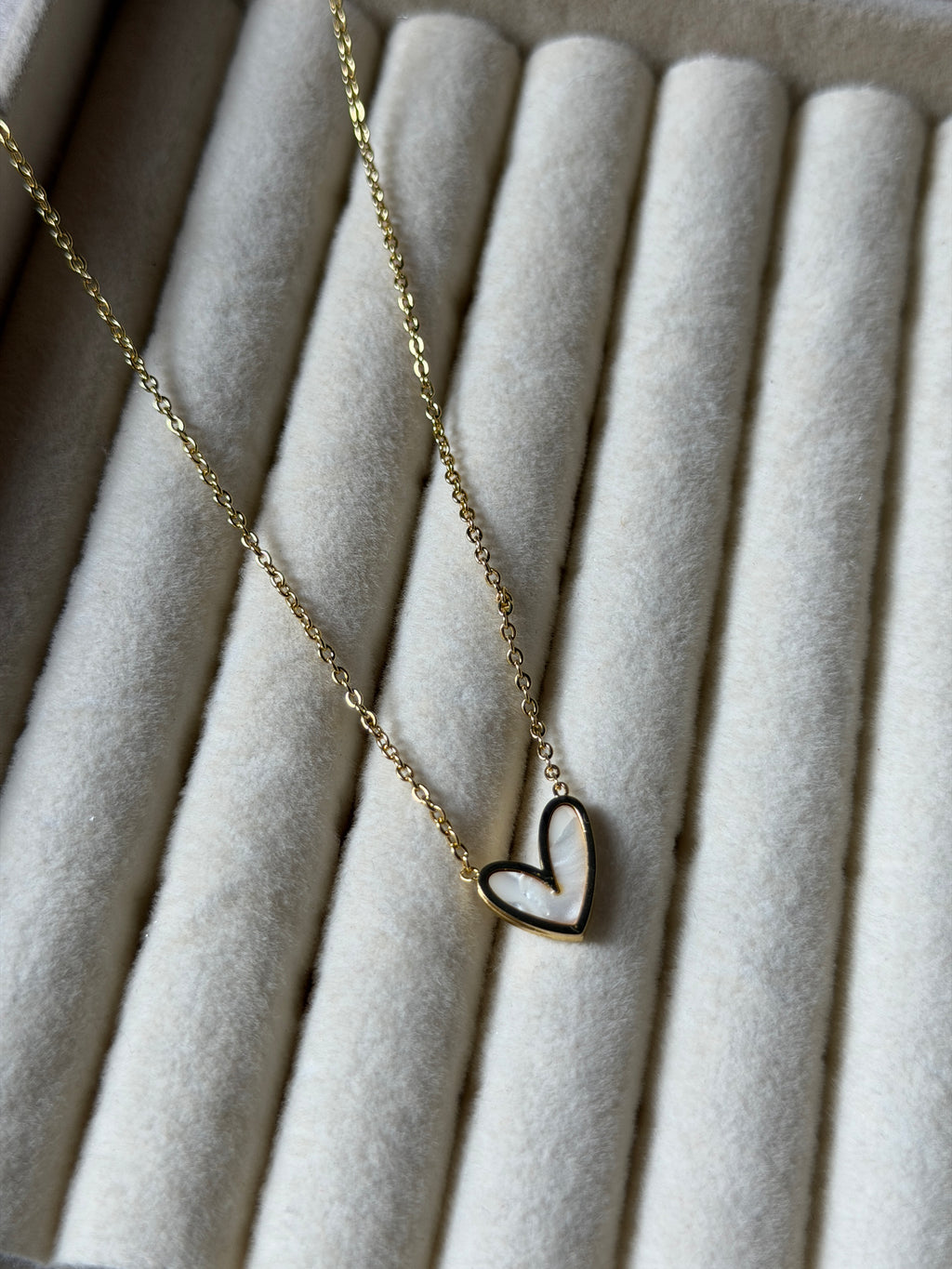 White heart necklace
