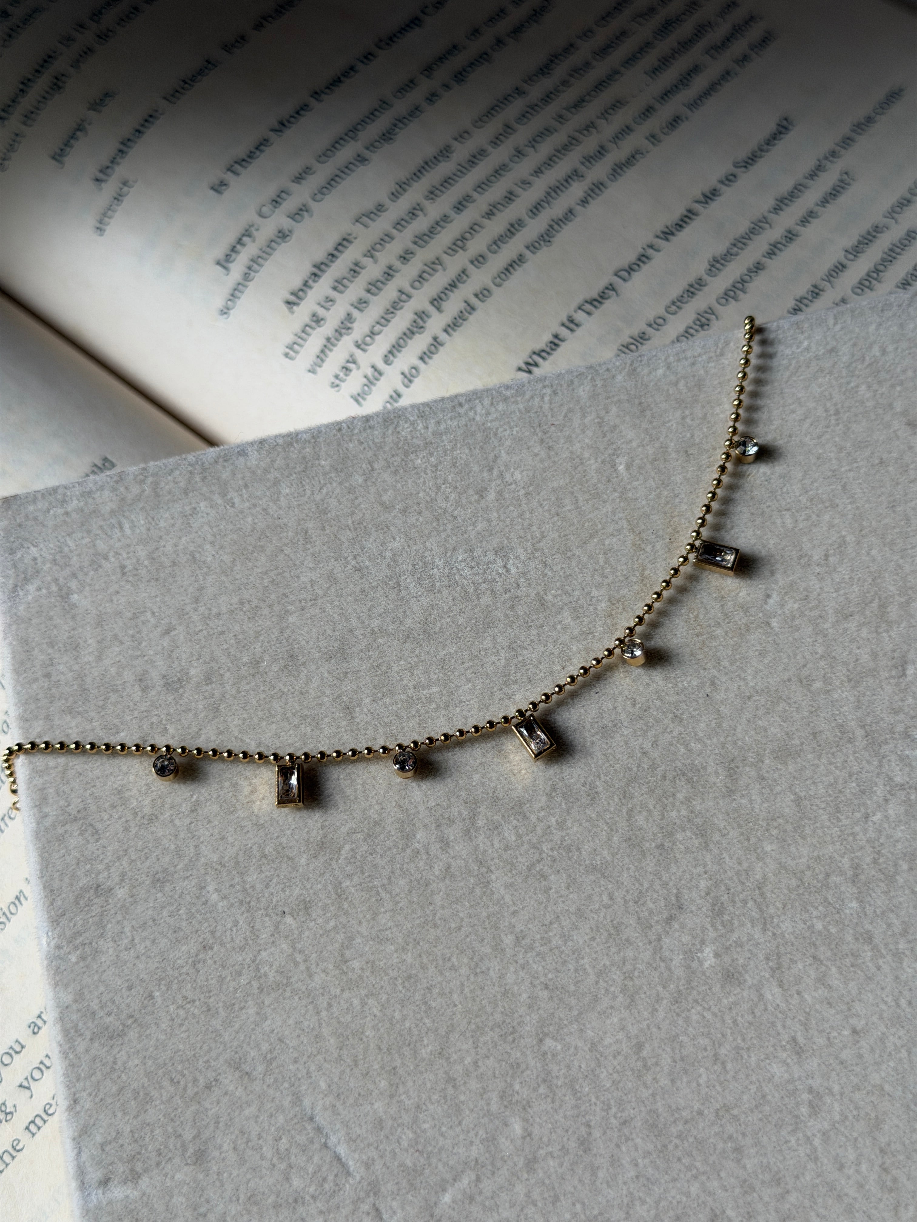 Dazzling stone bracelet