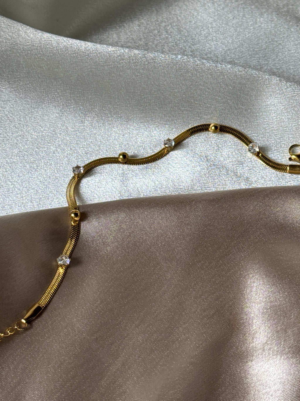 Snake chain stone bracelet