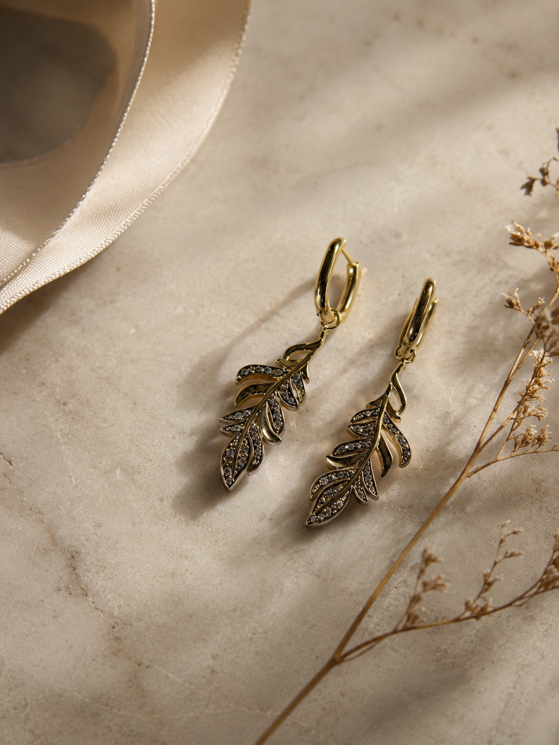 Leaf drop earring