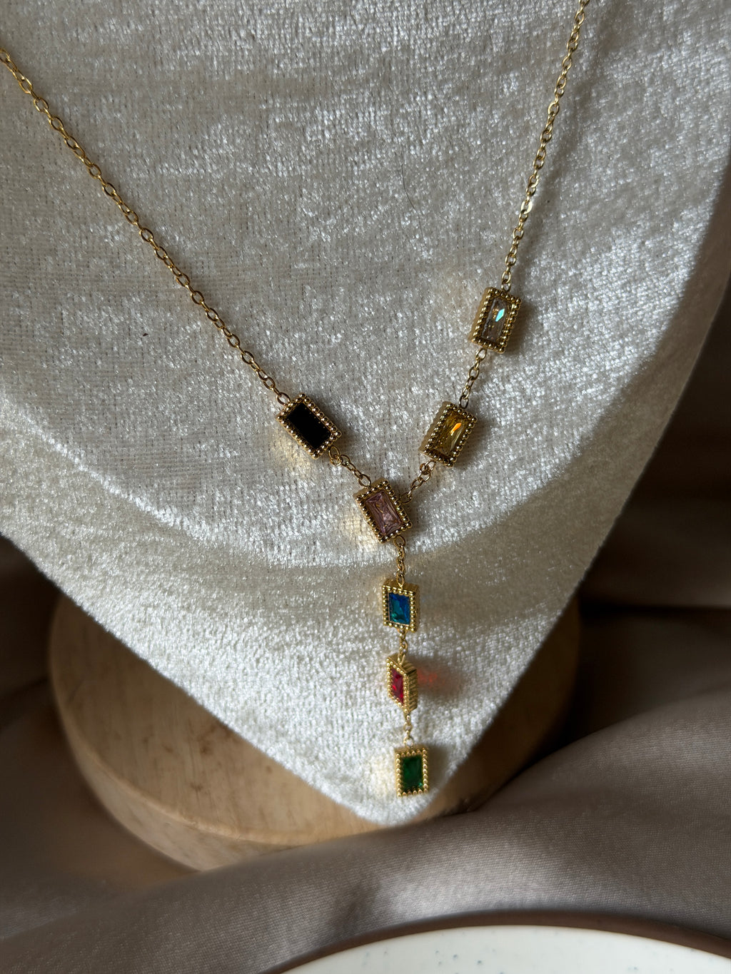 Multicolor vertical necklace