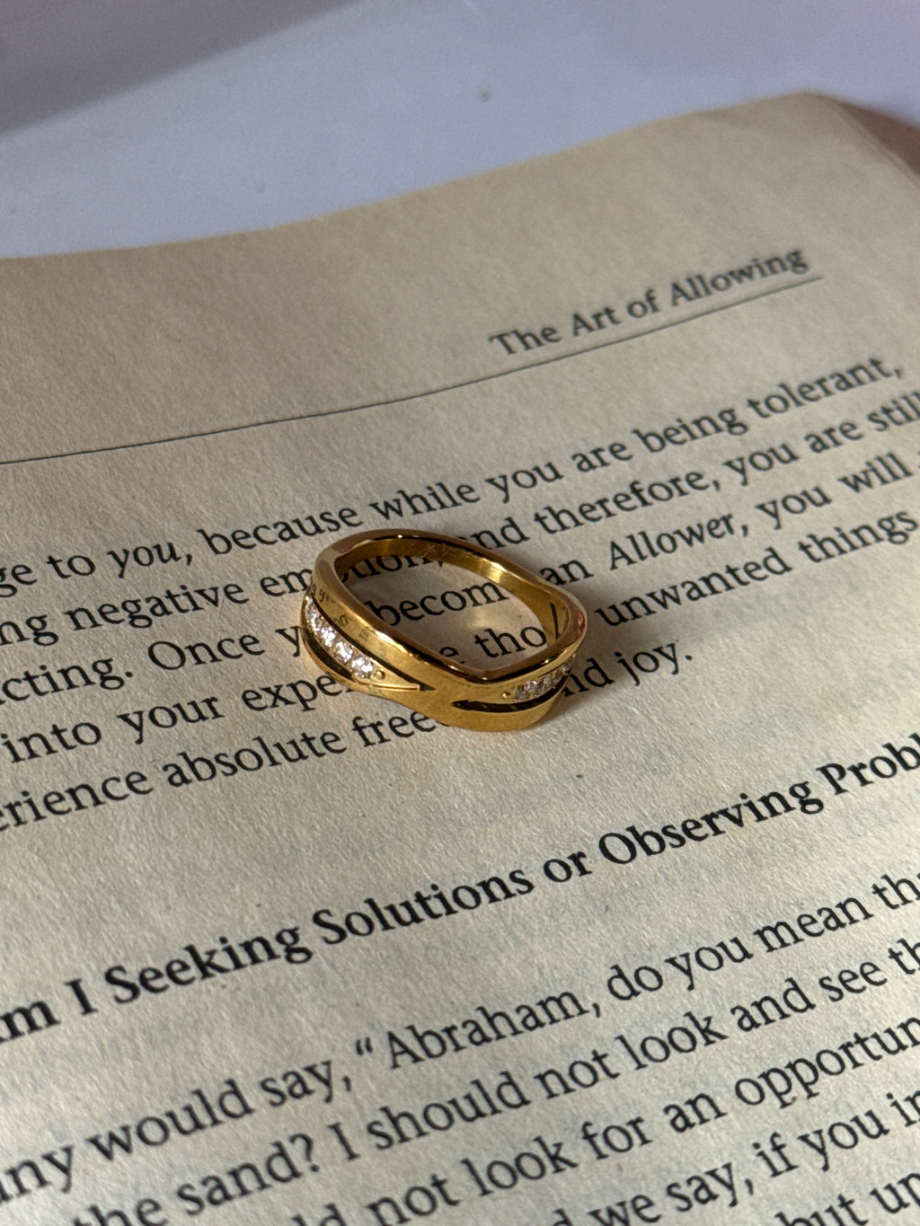 Daisy loop Ring