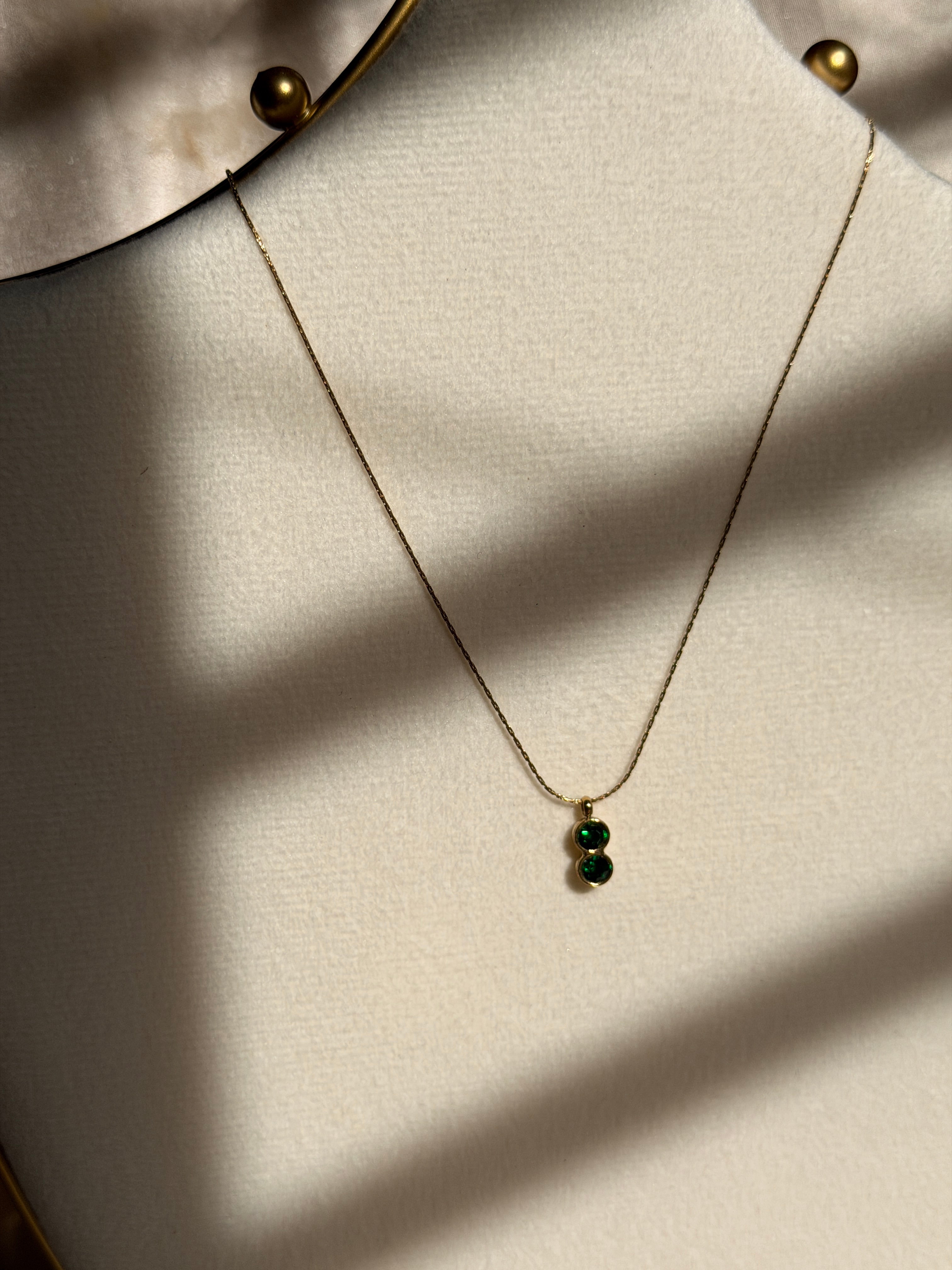 Invisible cloude green necklace