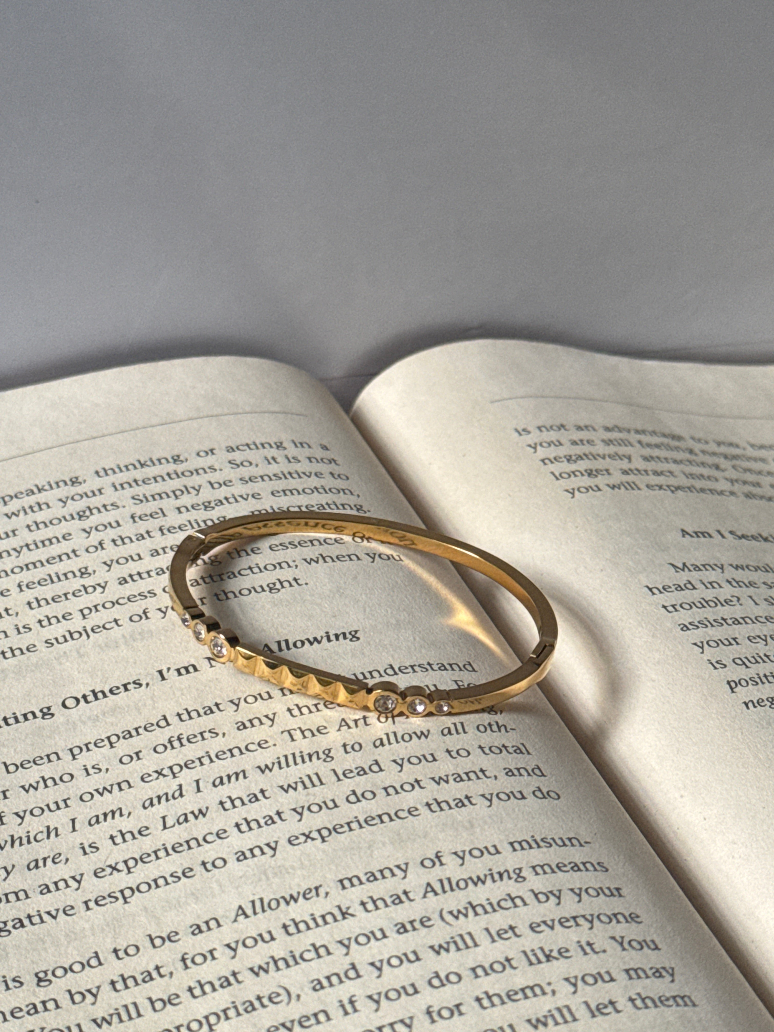 Minimal sleek baby kada