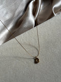Invisible knot necklace