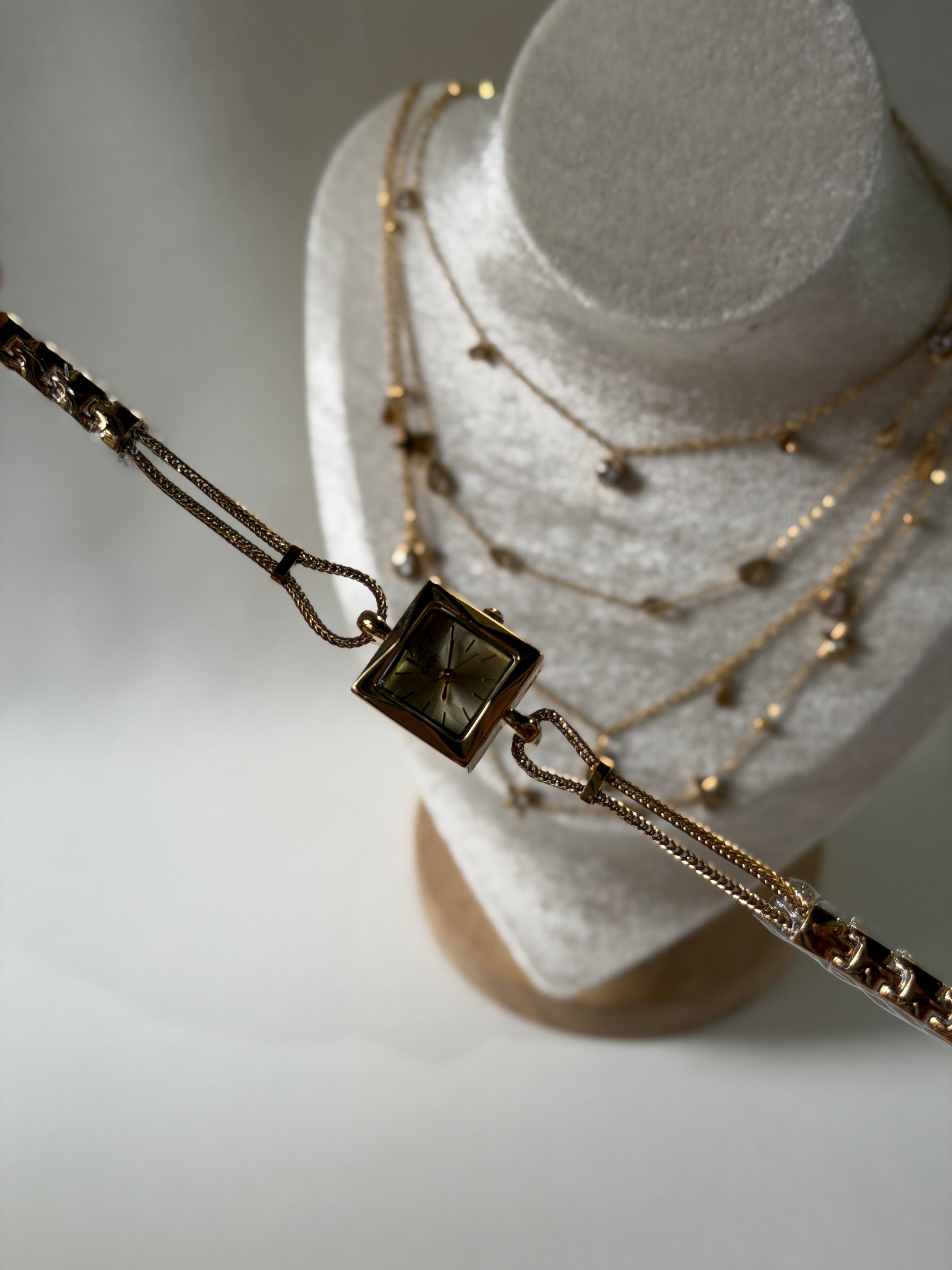 Elion Luxe vintage watch