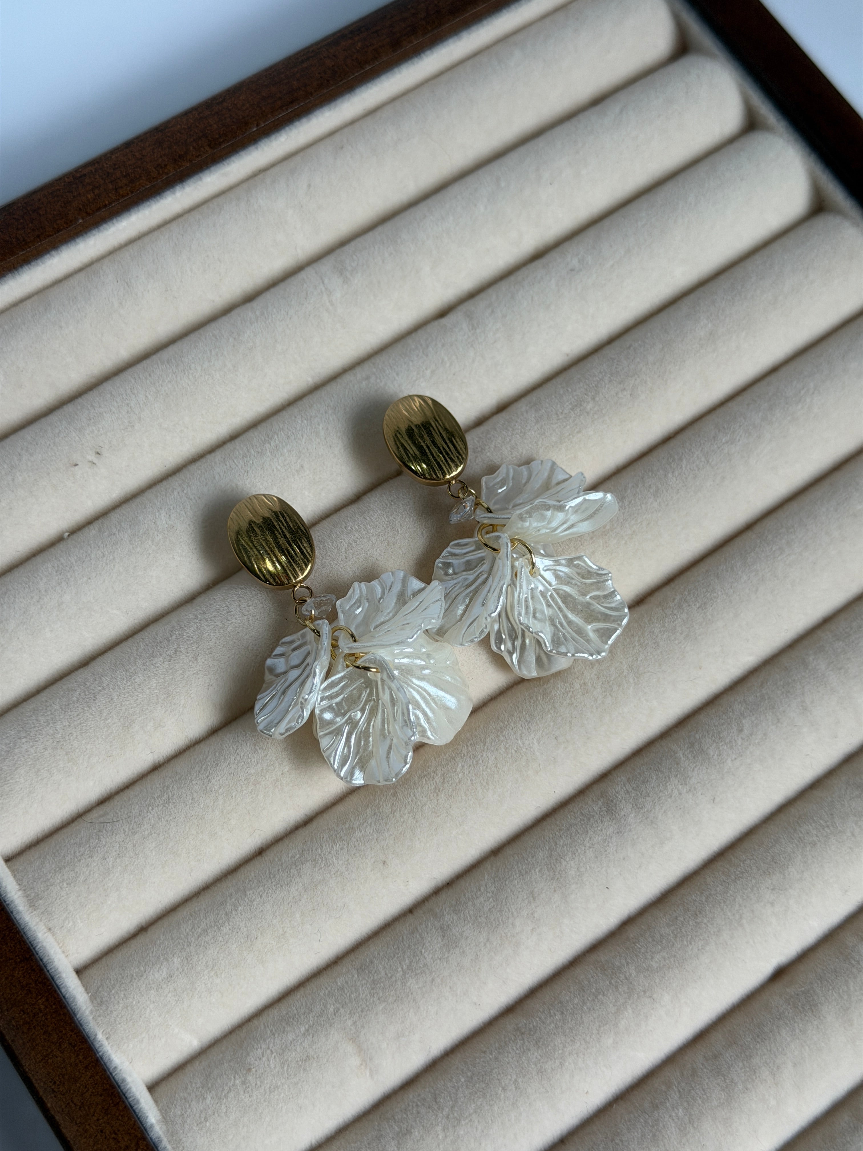 Wave Pearl Earring