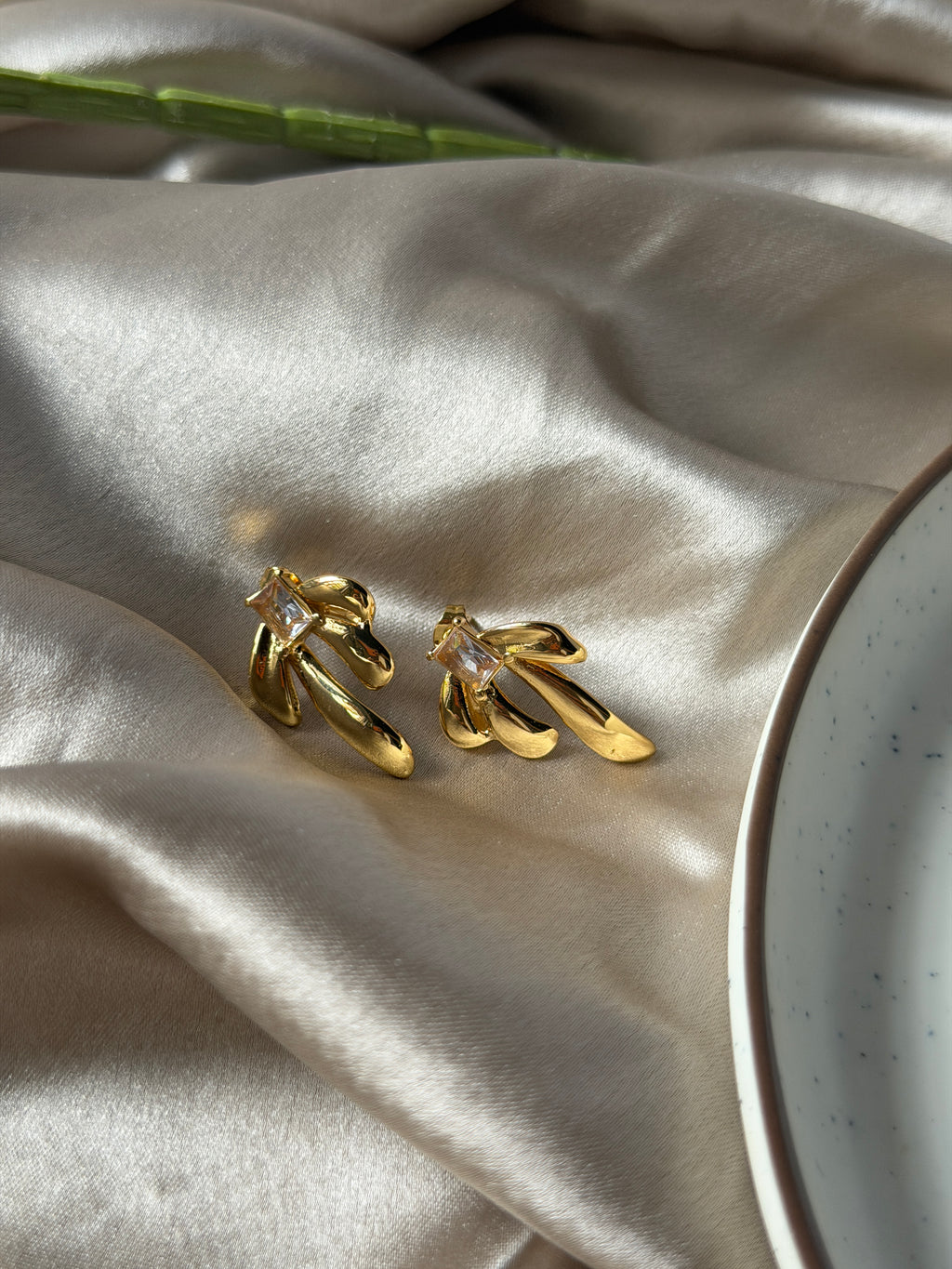 Drop bloom earring