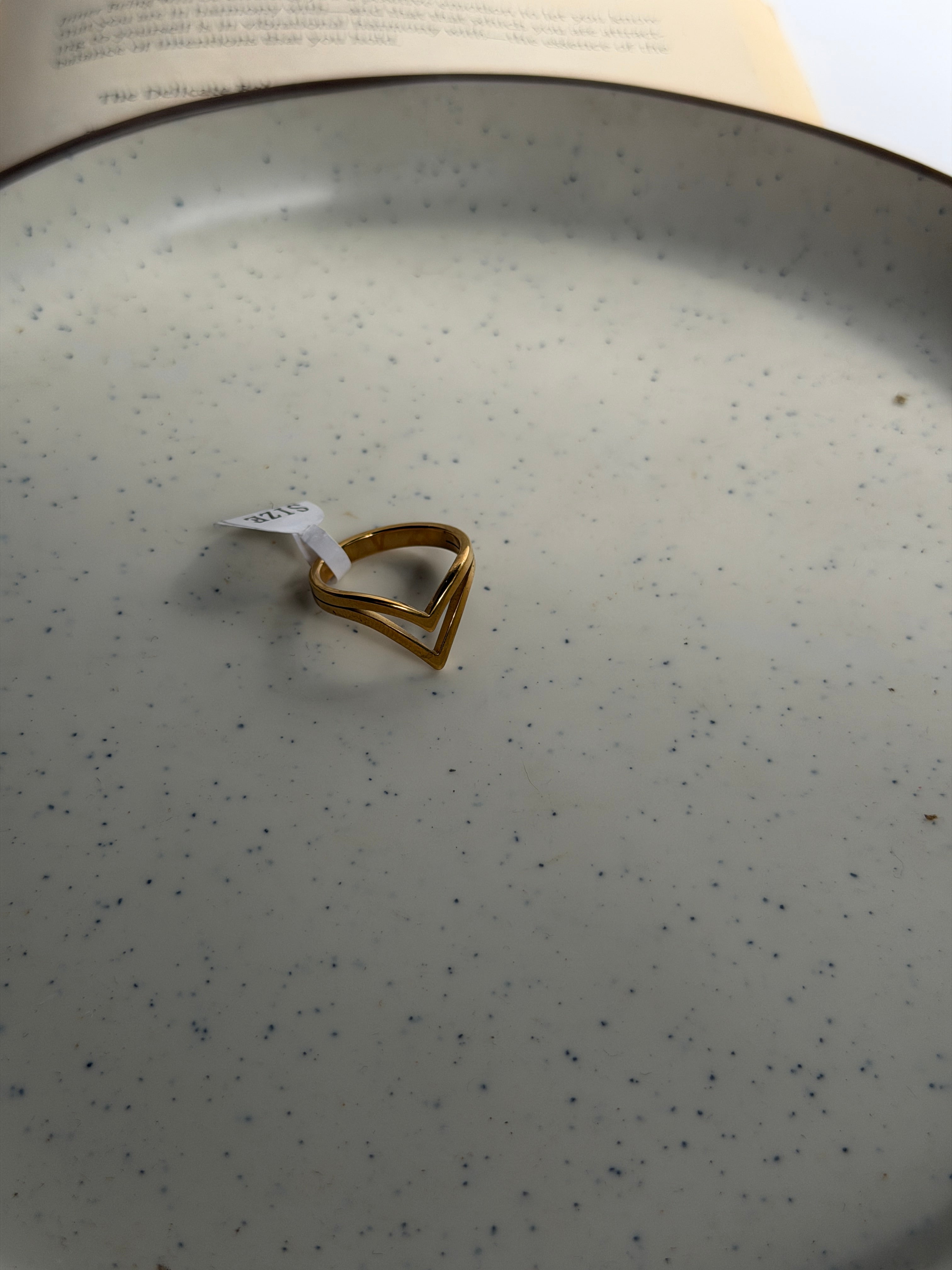 V ring