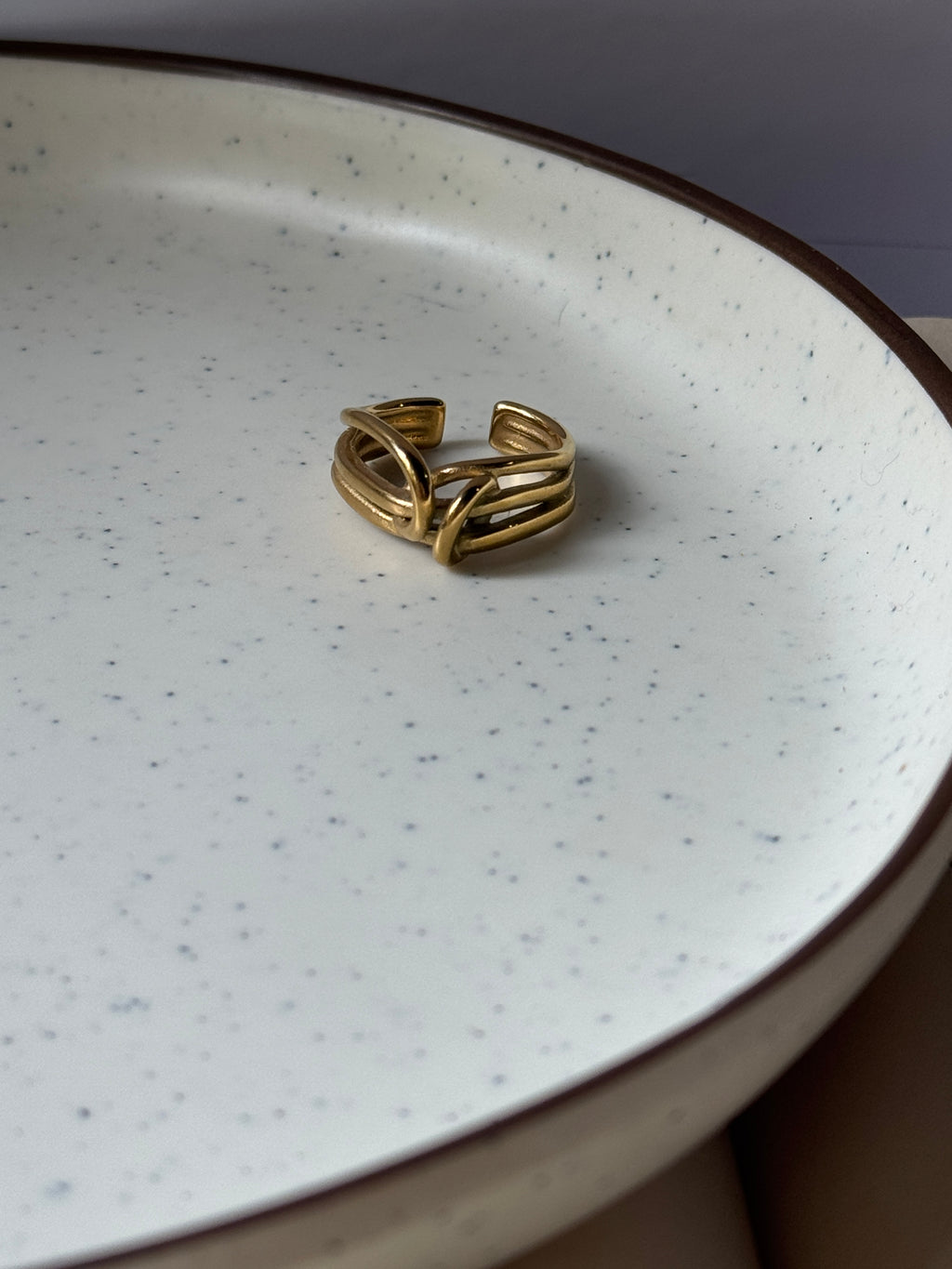 Luxora Ring