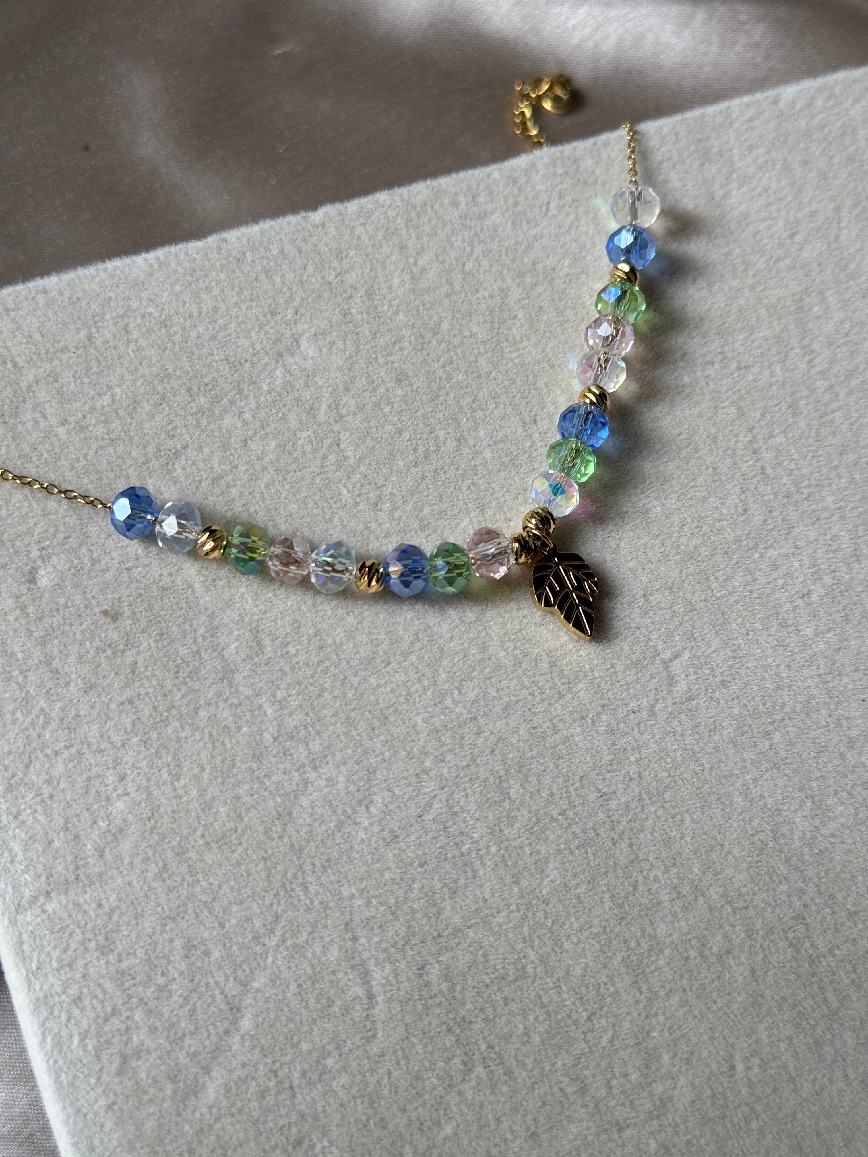 Color beads leaf bracelet